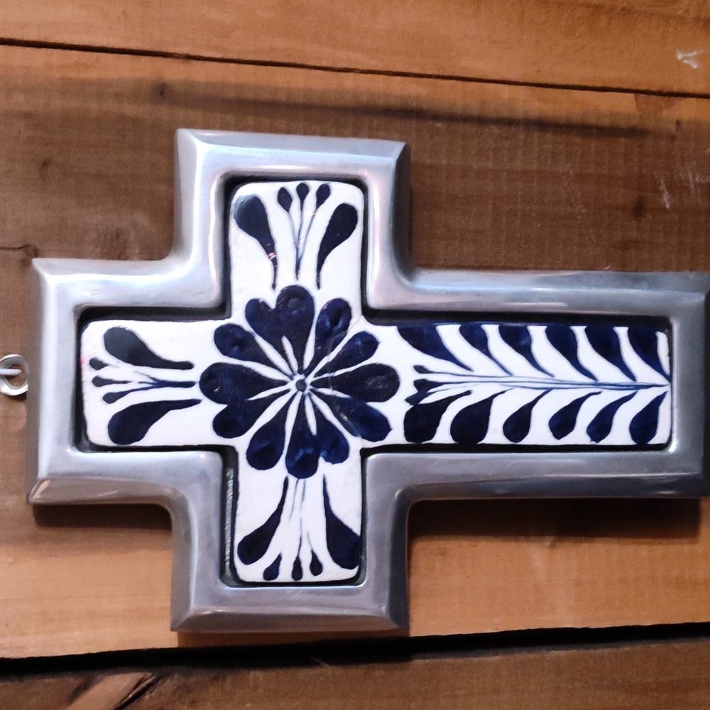 ENAMEL CROSS IN SILVERTONE, MEXICO,